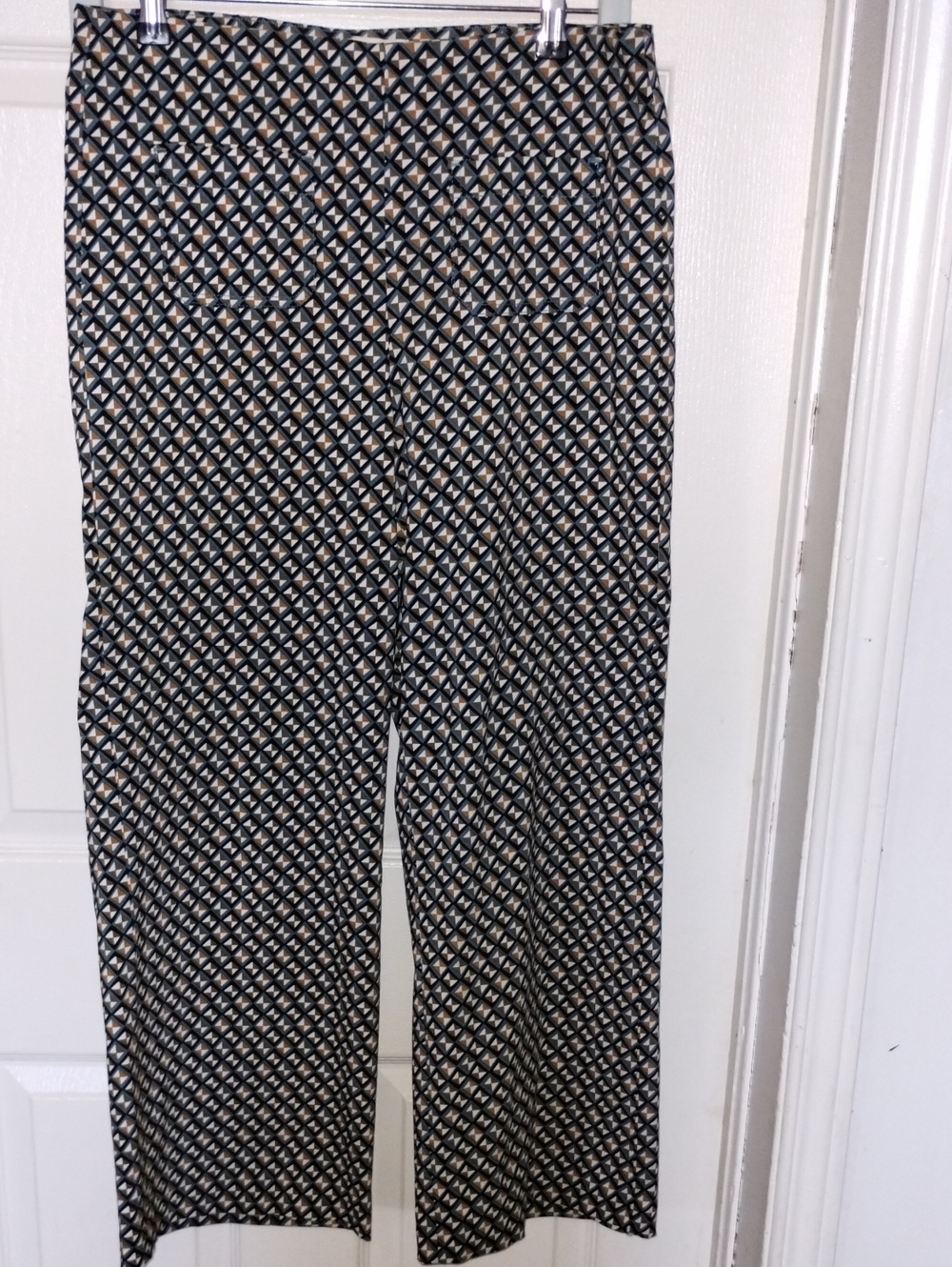 Wide-Leg Printed Women’s Pants in Black and Cream. Size L